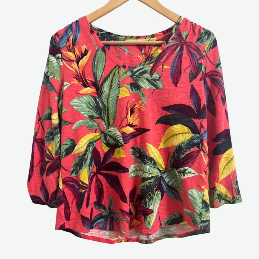 Chico's Tee Size 1 (Medium - TAG REMOVED) Slub Knit T-Shirt Floral 3/4 Sleeves